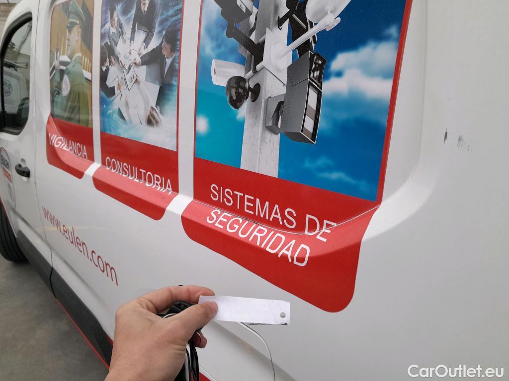  Citroen  Berlingo CITROEN  / 2018 / 3P / furgón derivado de turismo Talla M BlueHDi 100 CONTROL #9