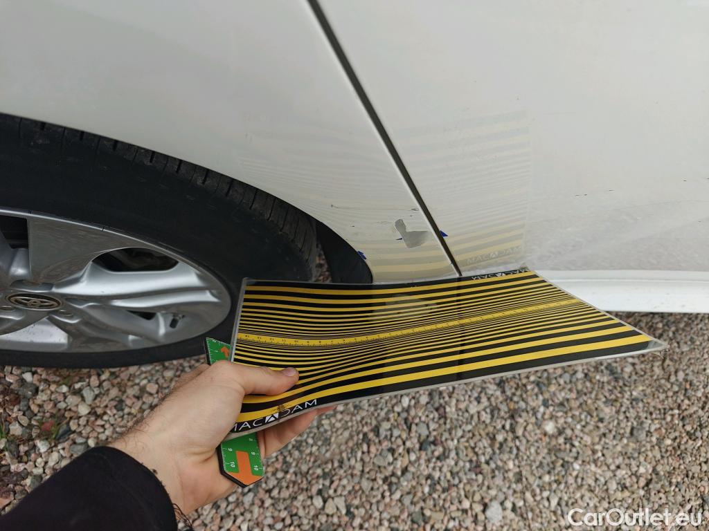  Toyota  Yaris TOYOTA  / 2020 / 5P / berlina con portón 1.5 120H Active Tech #16