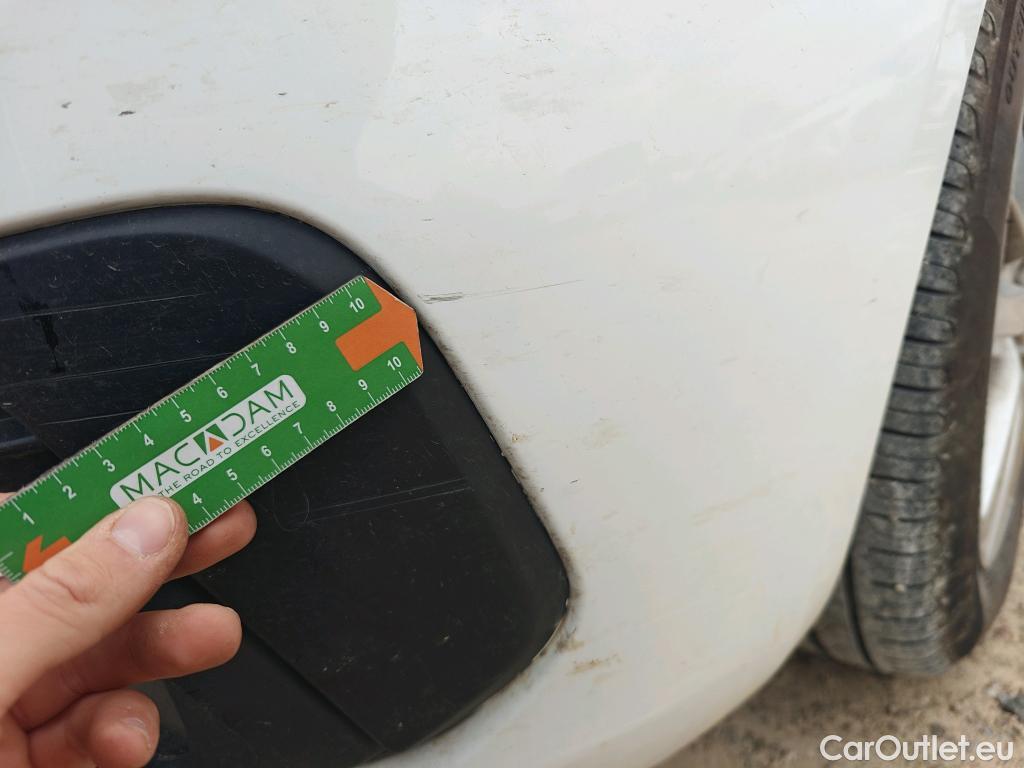  Peugeot  308 PEUGEOT  / 2017 / 5P / berlina con portón 5p Active Pack BlueHDi 130 S&S #29