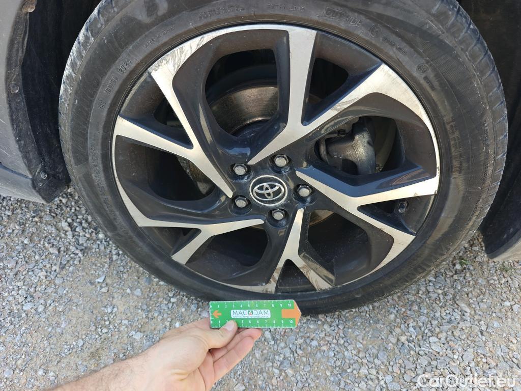  Toyota  C-HR TOYOTA  / 2016 / 5P / todoterreno 1.8 125H Advance (CX) #1