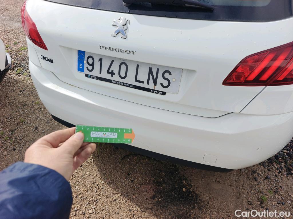  Peugeot  308 PEUGEOT  / 2017 / 5P / berlina con portón 5p Active Pack BlueHDi 130 S&S #19