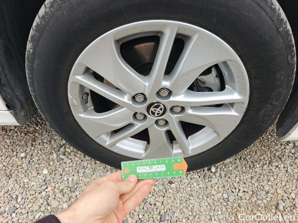  Toyota  Yaris TOYOTA  / 2020 / 5P / berlina con portón 1.5 120H Active Tech #30