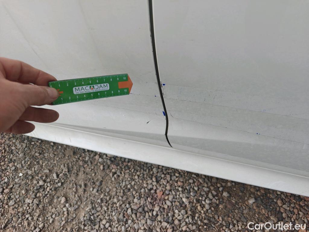  Toyota  Yaris TOYOTA  / 2020 / 5P / berlina con portón 1.5 120H Active Tech #12