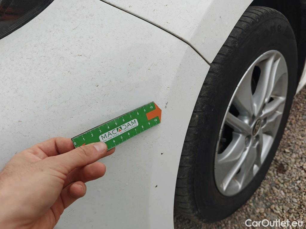  Toyota  Yaris TOYOTA  / 2020 / 5P / berlina con portón 1.5 120H Active Tech #52