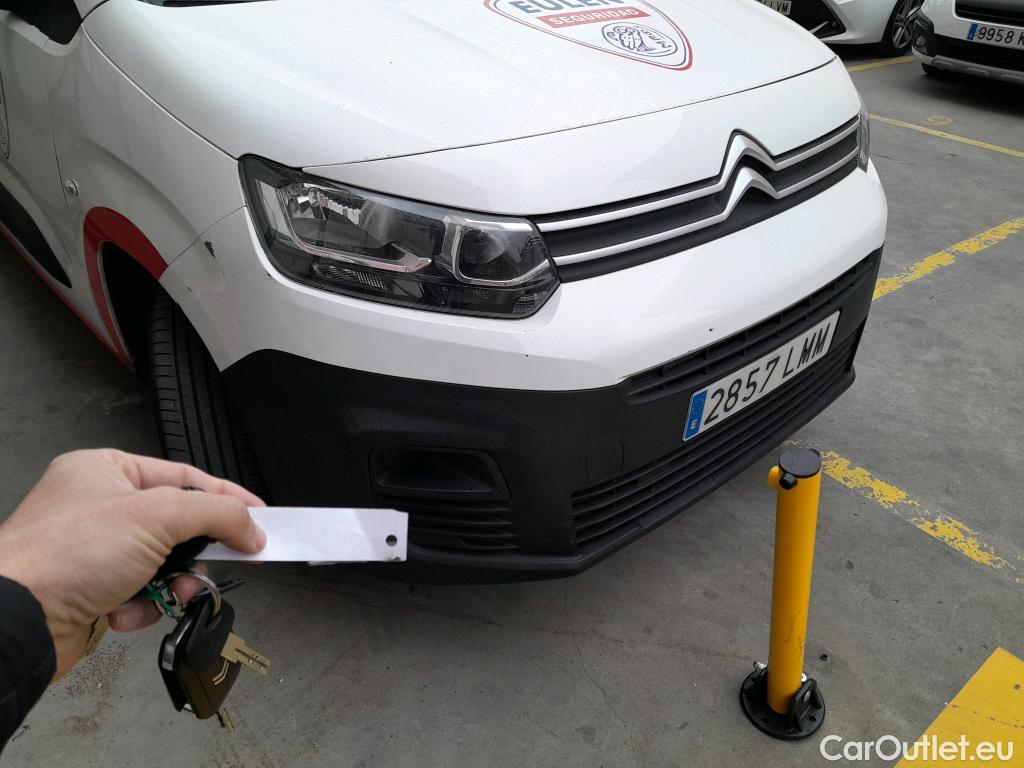  Citroen  Berlingo CITROEN  / 2018 / 3P / furgón derivado de turismo Talla M BlueHDi 100 CONTROL #19