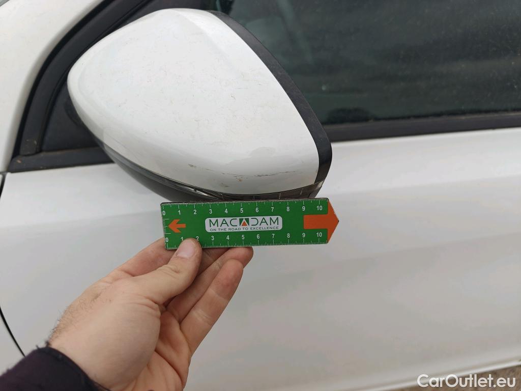  Peugeot  308 PEUGEOT  / 2017 / 5P / berlina con portón 5p Active Pack BlueHDi 130 S&S #35