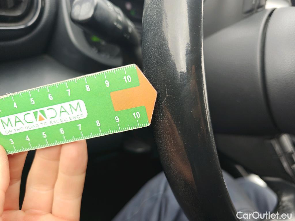  Toyota  Yaris TOYOTA  / 2020 / 5P / berlina con portón 1.5 120H Active Tech #43