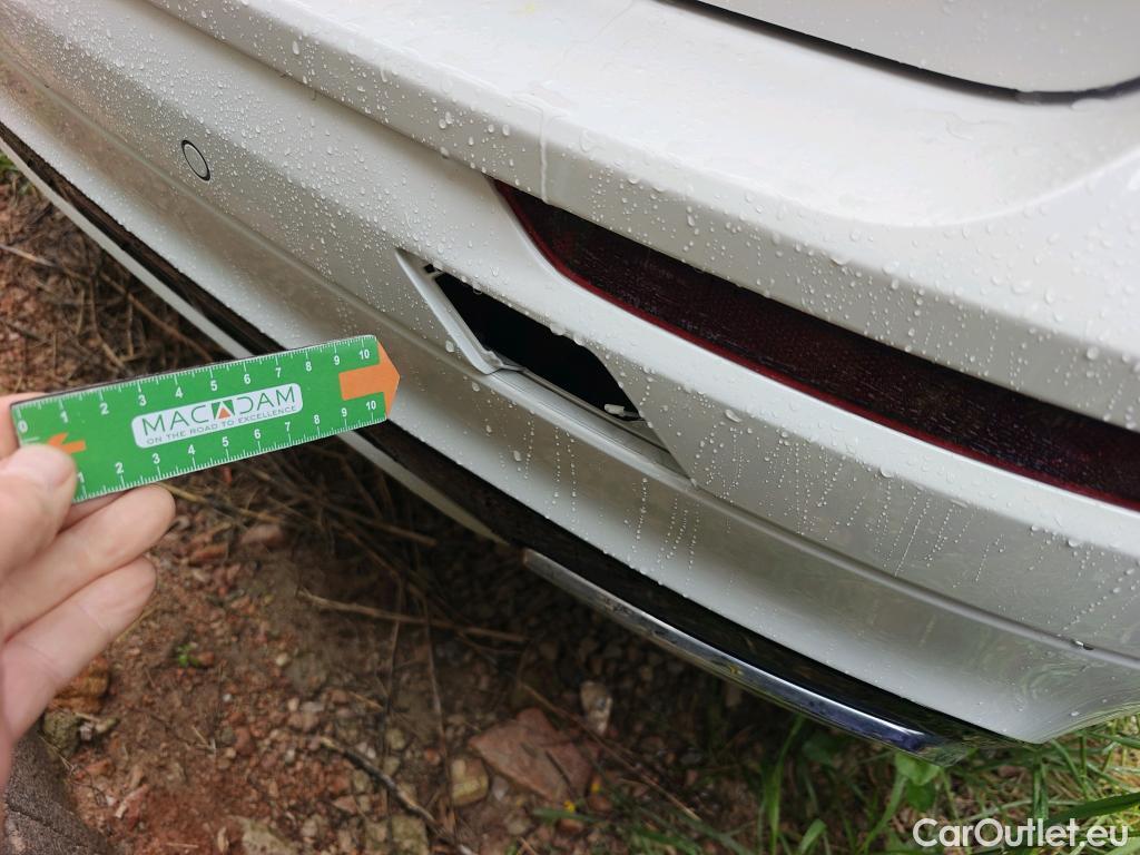  Volvo  XC60 VOLVO  / 2017 / 5P / todoterreno 2.0 B4 D R-Design Auto #2