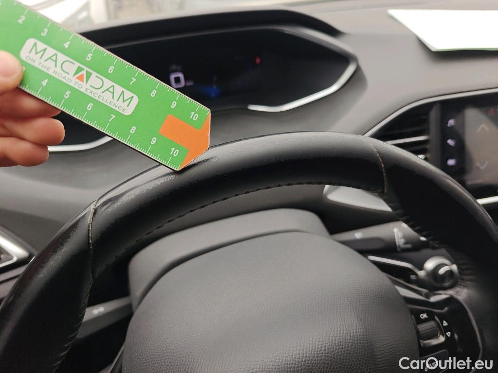  Peugeot  308 PEUGEOT  / 2017 / 5P / berlina con portón 5p Active Pack BlueHDi 130 S&S #24