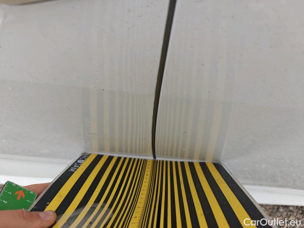  Toyota  Yaris TOYOTA  / 2020 / 5P / berlina con portón 1.5 120H Active Tech #27