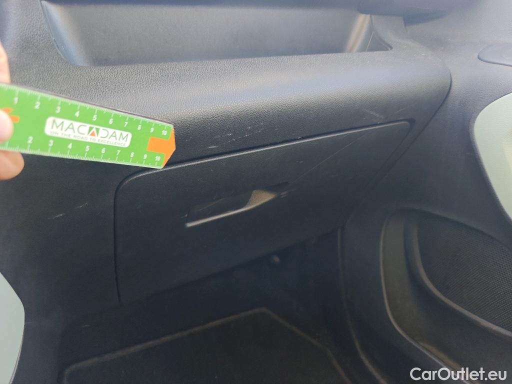  Citroen  Berlingo CITROEN  / 2018 / 5P / monovolumen compacto Talla M BlueHDi 100 S&S FEEL #28