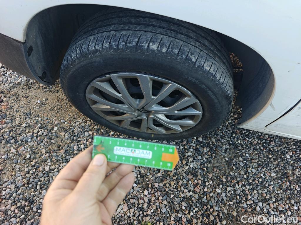  Citroen  Berlingo CITROEN  / 2018 / 5P / monovolumen compacto Talla M BlueHDi 100 S&S FEEL #46