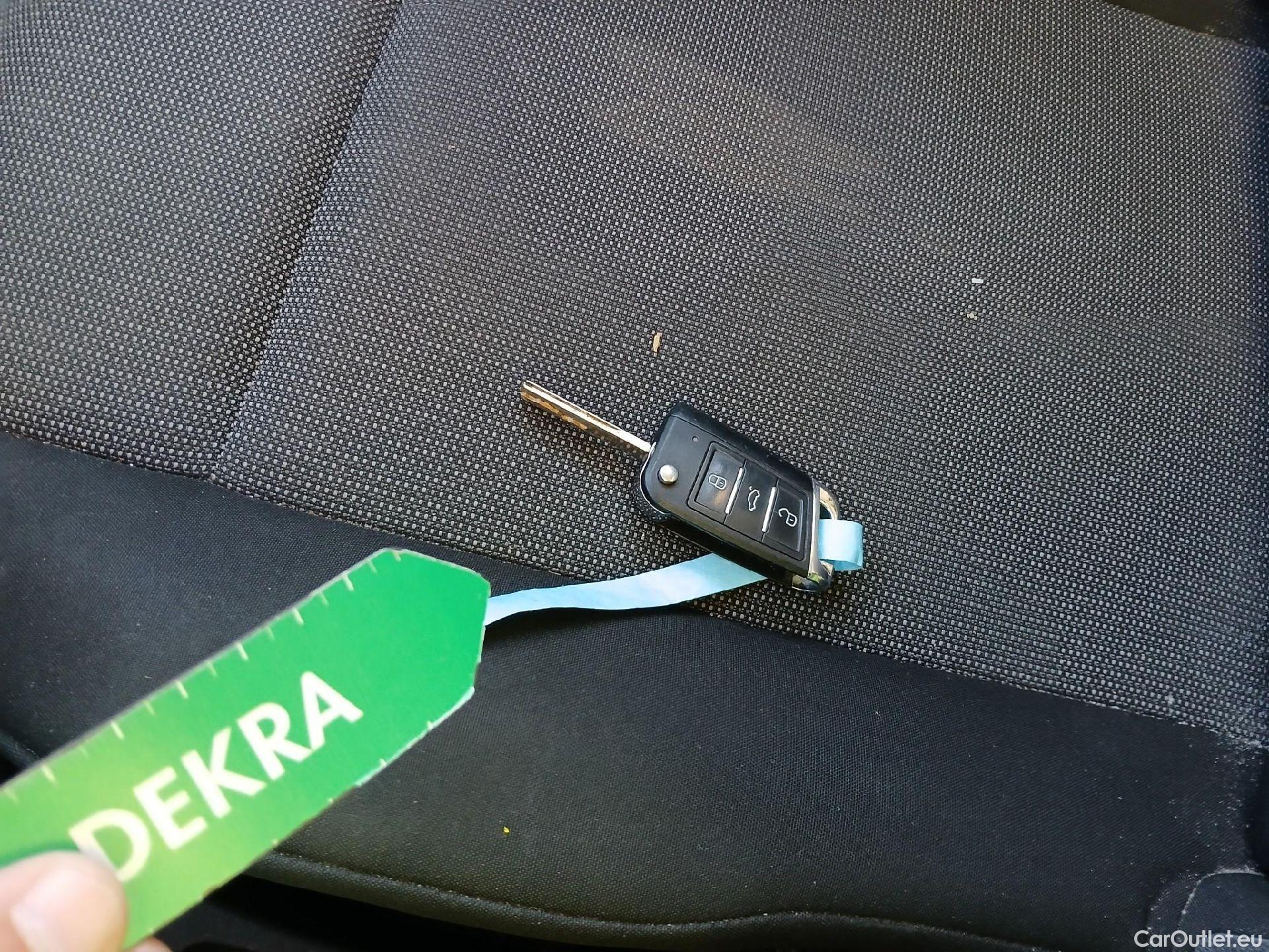  Citroen  Berlingo CITROEN  / 2018 / 4P / monovolumen compacto Talla M BlueHDi 100 LIVE #1