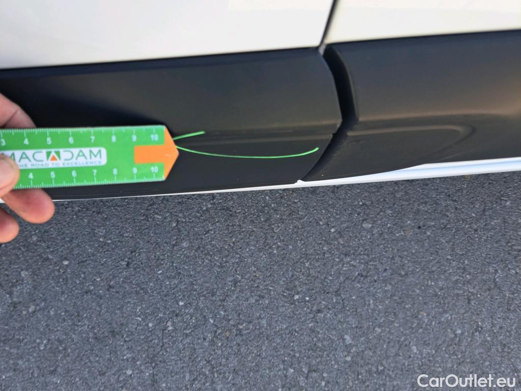  Citroen  Berlingo CITROEN  / 2018 / 5P / monovolumen compacto Talla M BlueHDi 100 S&S FEEL #68