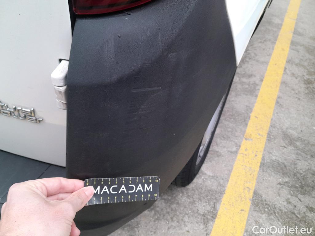  Fiat  Doblo FIAT Doblò Cargo/2015/3P/furgón derivado de turismo Cargo Base Plus 1.4 Tjet 89kW GNC  #41