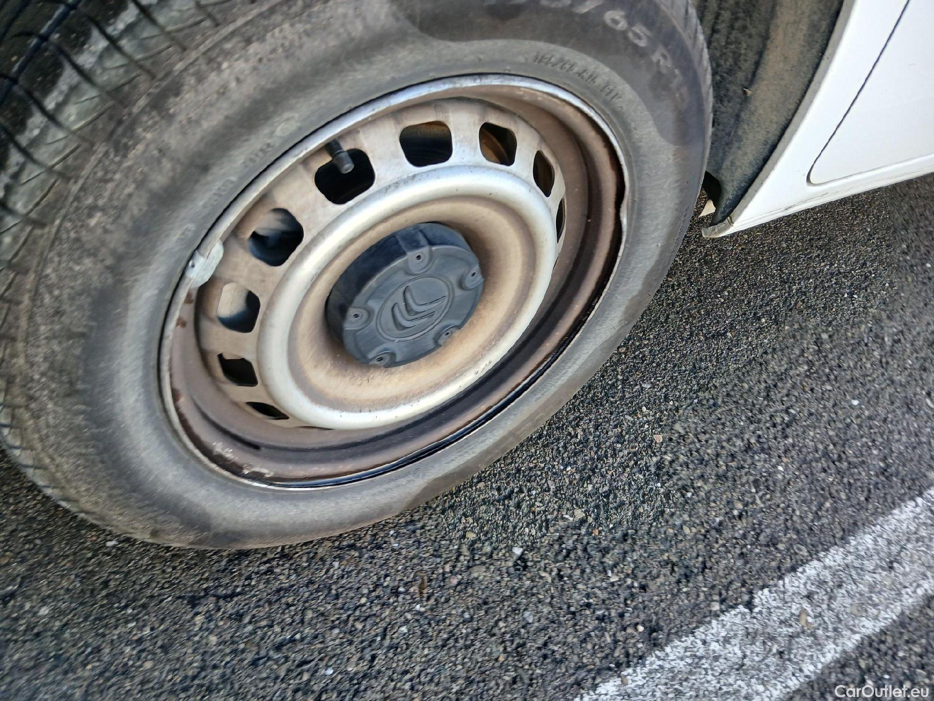  Citroen  Berlingo CITROEN  / 2018 / 4P / monovolumen compacto Talla M BlueHDi 100 LIVE #42