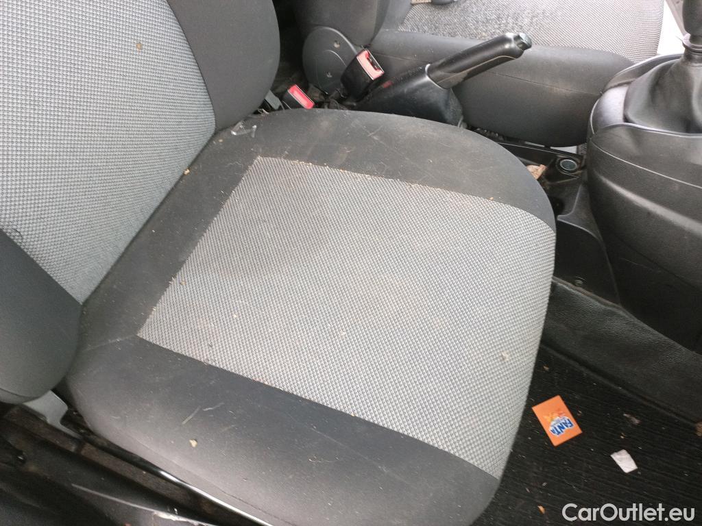  Fiat  Doblo FIAT Doblò Cargo/2015/3P/furgón derivado de turismo Cargo Base 1.6 Mjet 66kW (90CV) #1