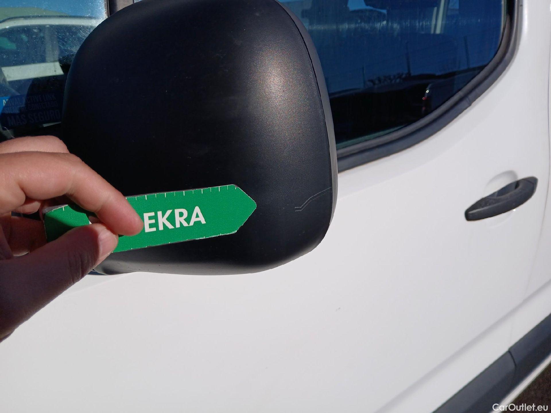  Citroen  Berlingo CITROEN  / 2018 / 4P / monovolumen compacto Talla M BlueHDi 100 LIVE #24