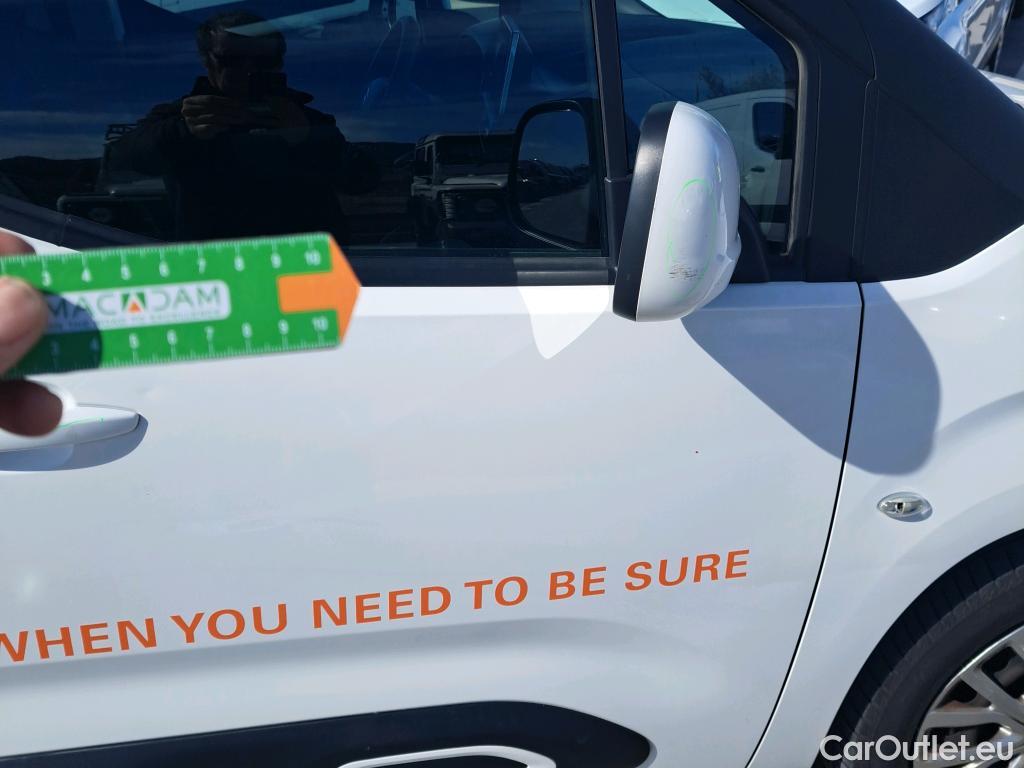  Citroen  Berlingo CITROEN  / 2018 / 5P / monovolumen compacto Talla M BlueHDi 100 S&S FEEL #63