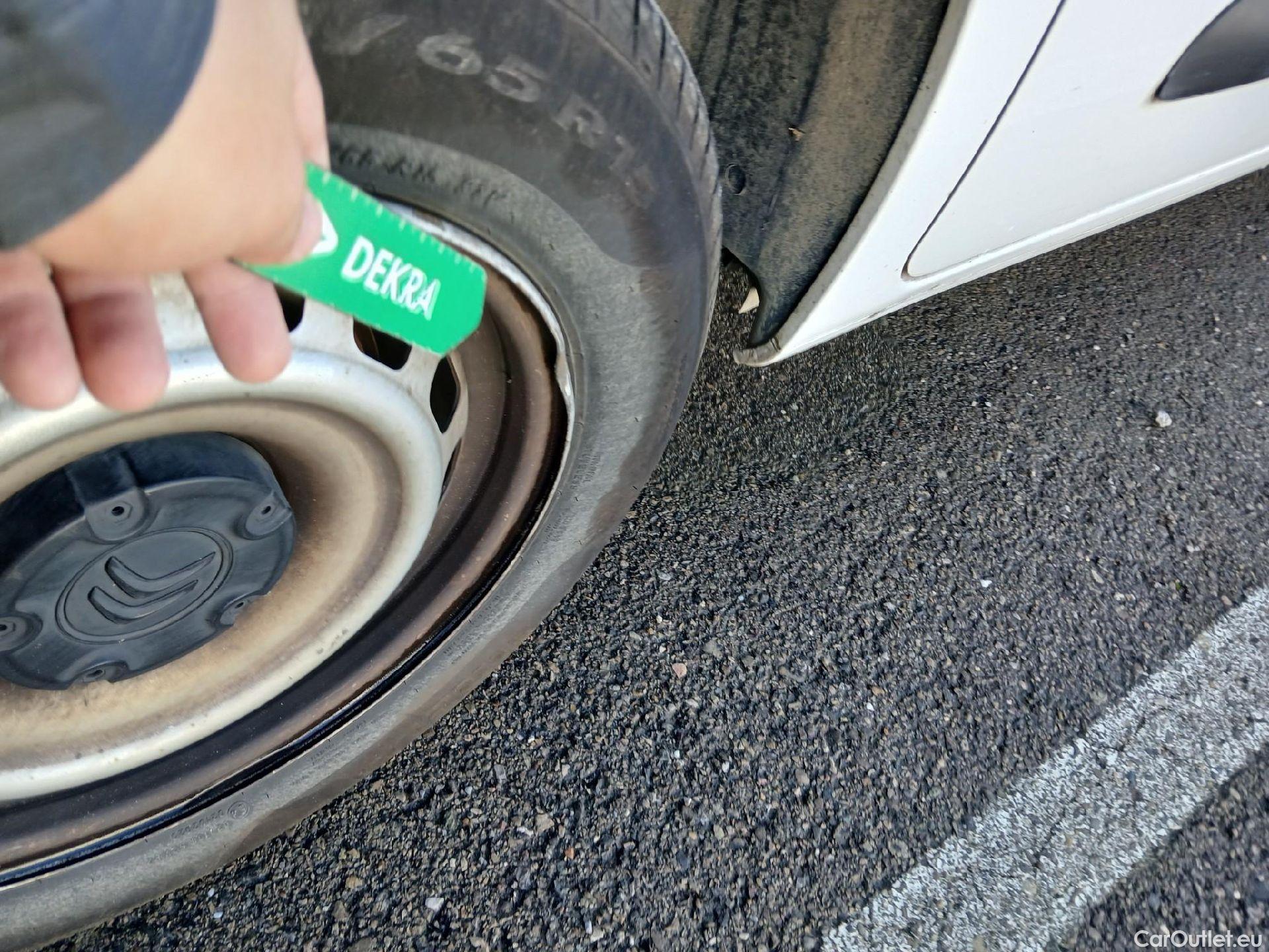  Citroen  Berlingo CITROEN  / 2018 / 4P / monovolumen compacto Talla M BlueHDi 100 LIVE #43