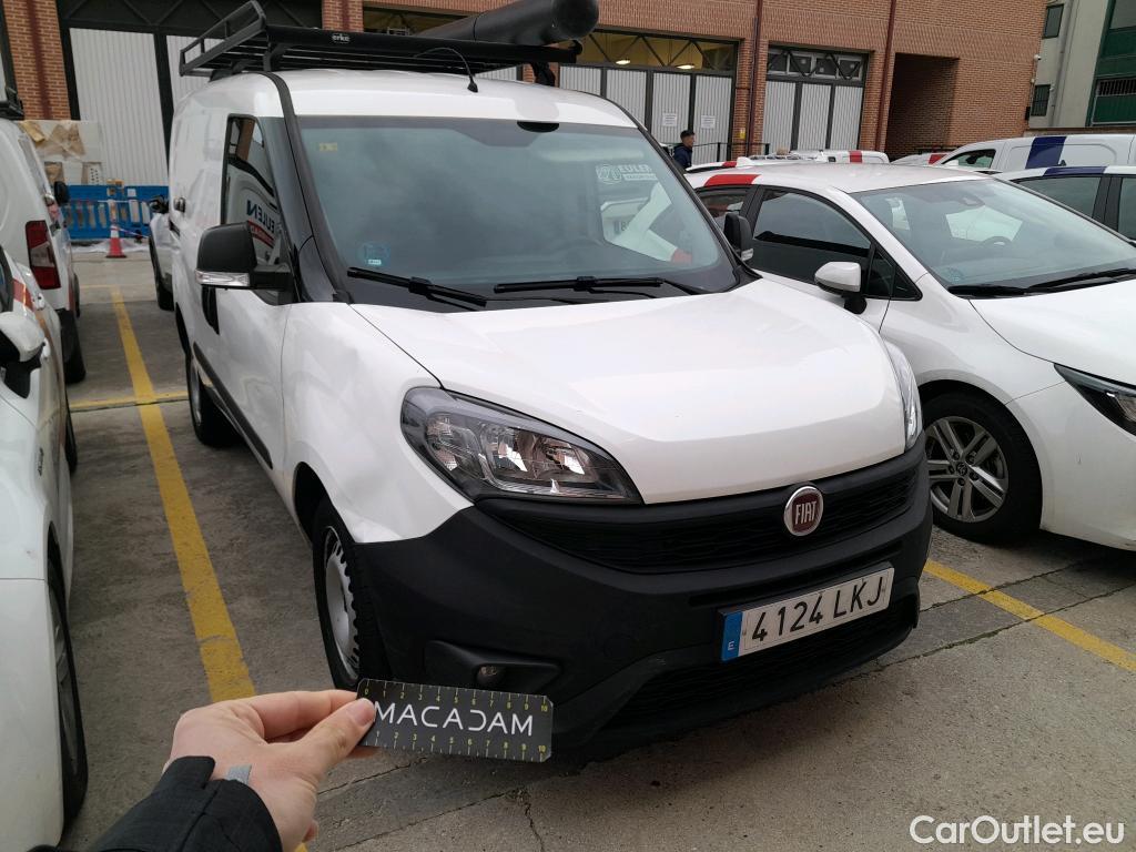  Fiat  Doblo FIAT Doblò Cargo/2015/3P/furgón derivado de turismo Cargo Base Plus 1.4 Tjet 89kW GNC  #46