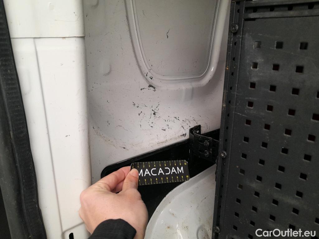  Fiat  Doblo FIAT Doblò Cargo/2015/3P/furgón derivado de turismo Cargo Base Plus 1.4 Tjet 89kW GNC  #33