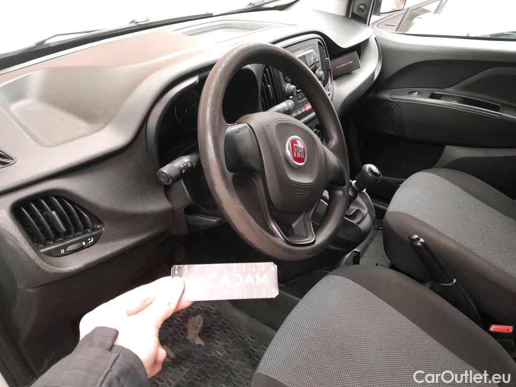  Fiat  Doblo FIAT Doblò Cargo/2015/3P/furgón derivado de turismo Cargo Base Plus 1.4 Tjet 89kW GNC  #42
