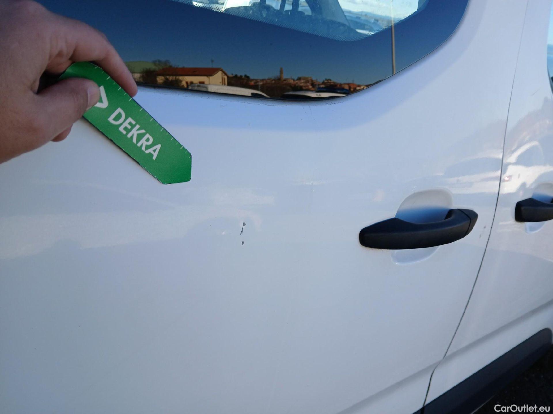  Citroen  Berlingo CITROEN  / 2018 / 4P / monovolumen compacto Talla M BlueHDi 100 LIVE #47