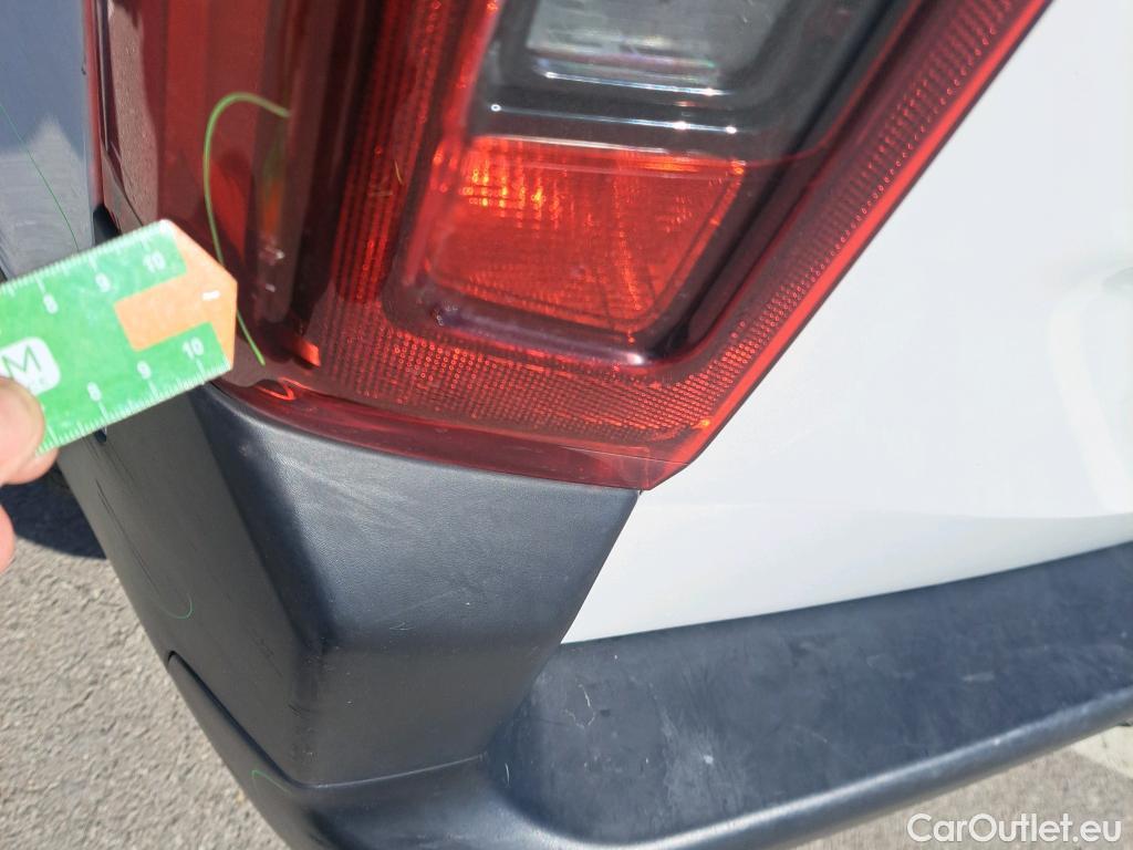  Citroen  Berlingo CITROEN  / 2018 / 5P / monovolumen compacto Talla M BlueHDi 100 S&S FEEL #88