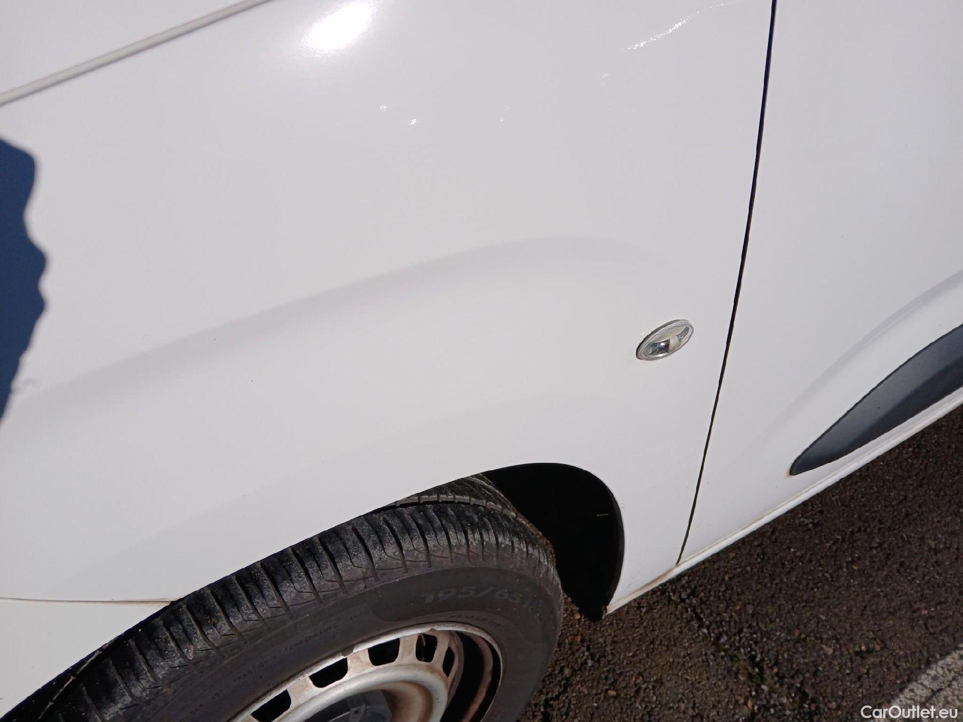  Citroen  Berlingo CITROEN  / 2018 / 4P / monovolumen compacto Talla M BlueHDi 100 LIVE #22