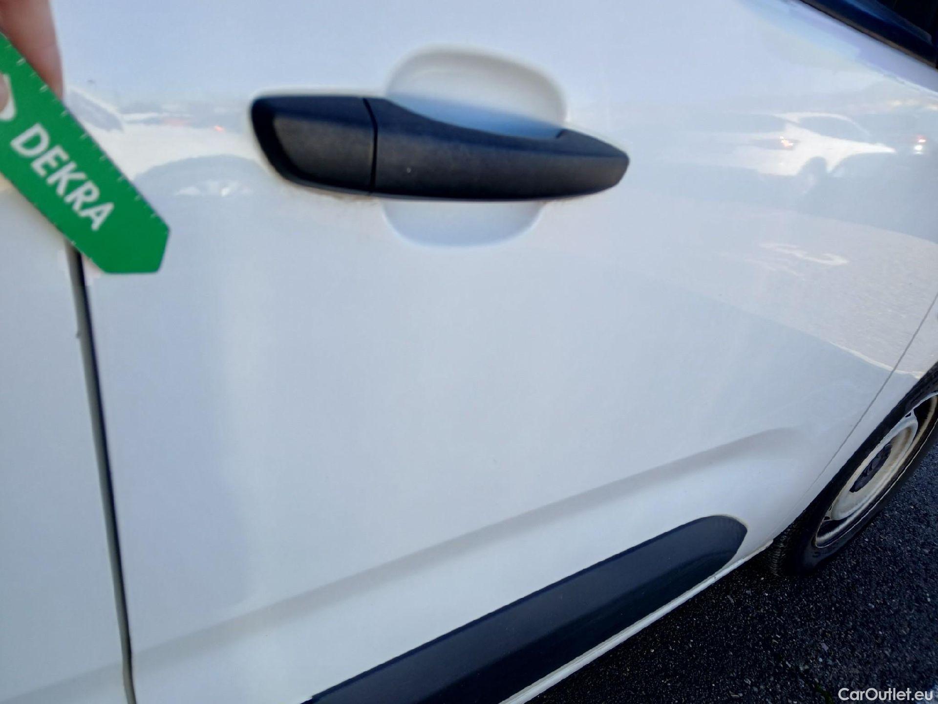  Citroen  Berlingo CITROEN  / 2018 / 4P / monovolumen compacto Talla M BlueHDi 100 LIVE #49