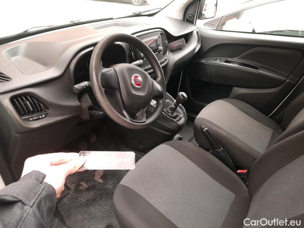 Fiat  Doblo FIAT Doblò Cargo/2015/3P/furgón derivado de turismo Cargo Base Plus 1.4 Tjet 89kW GNC  #45
