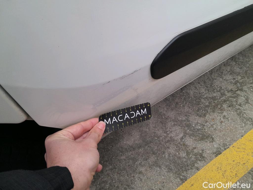  Fiat  Doblo FIAT Doblò Cargo/2015/3P/furgón derivado de turismo Cargo Base Plus 1.4 Tjet 89kW GNC  #24