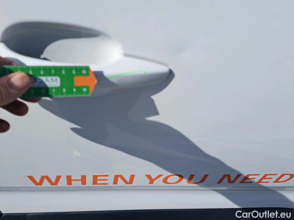  Citroen  Berlingo CITROEN  / 2018 / 5P / monovolumen compacto Talla M BlueHDi 100 S&S FEEL #80