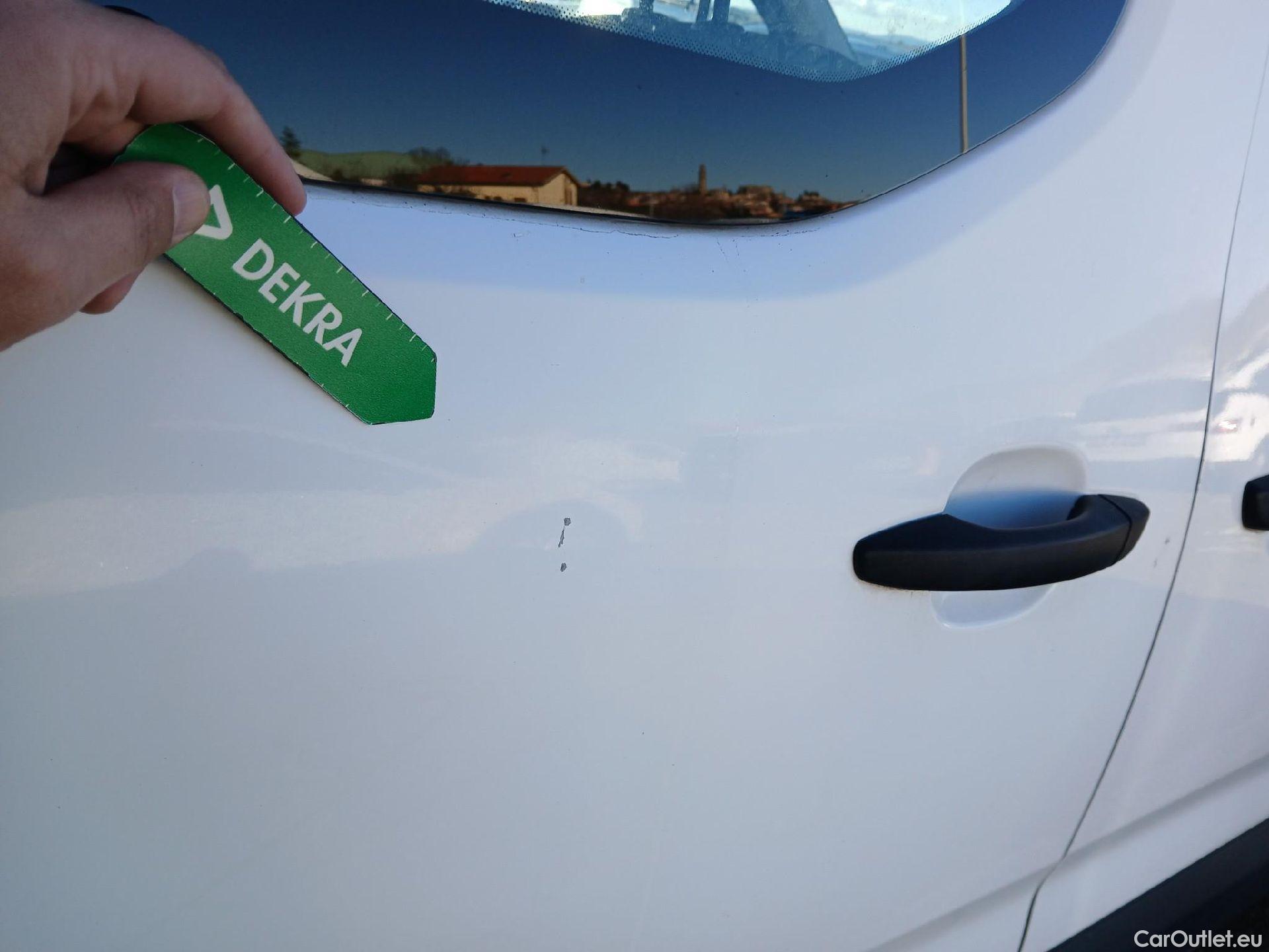  Citroen  Berlingo CITROEN  / 2018 / 4P / monovolumen compacto Talla M BlueHDi 100 LIVE #48