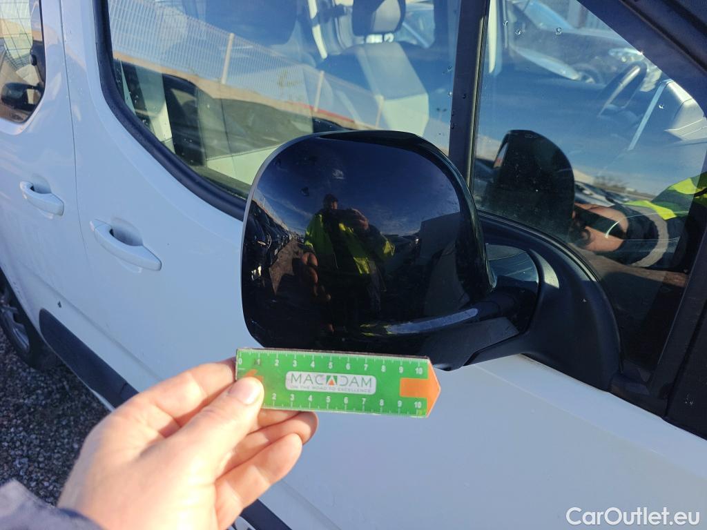  Citroen  Berlingo CITROEN  / 2018 / 5P / monovolumen compacto Talla M BlueHDi 100 S&S FEEL #50