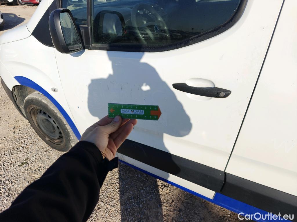  Citroen  Berlingo CITROEN  / 2018 / 3P / furgón derivado de turismo Talla M PureTech 110 CONTROL #24