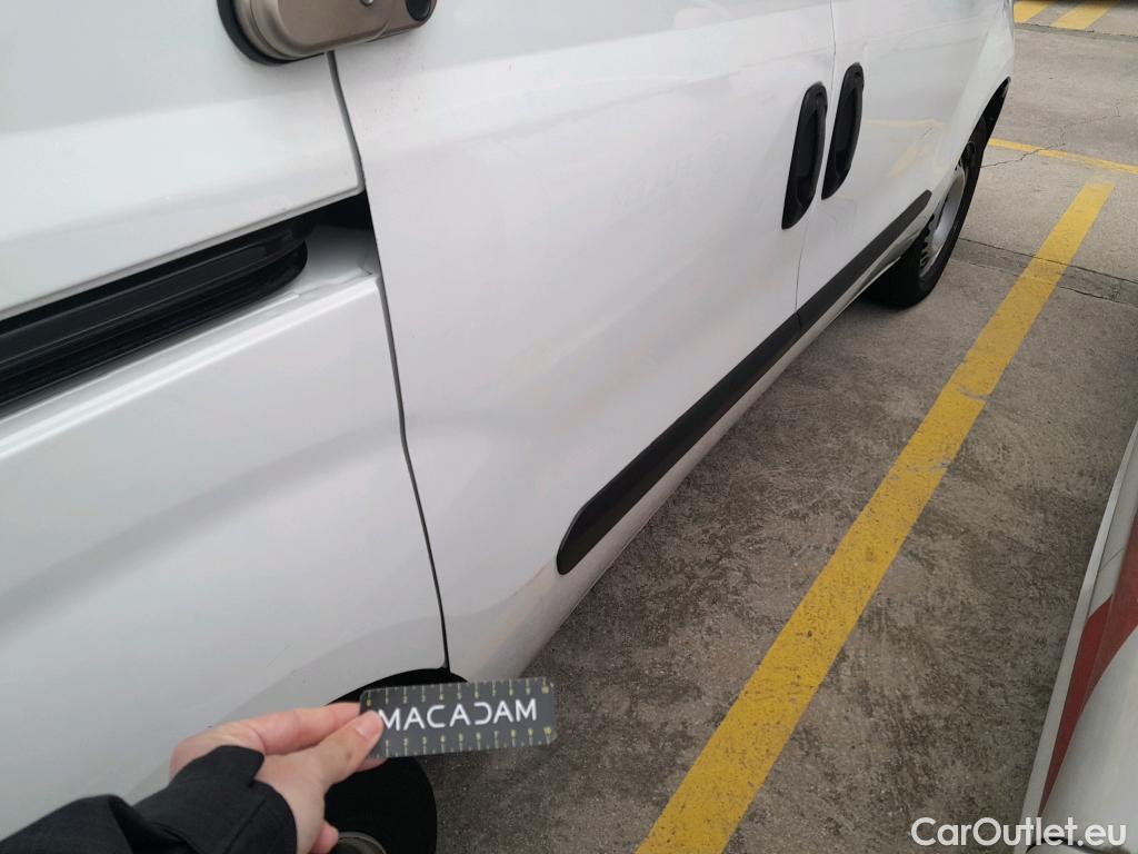  Fiat  Doblo FIAT Doblò Cargo/2015/3P/furgón derivado de turismo Cargo Base Plus 1.4 Tjet 89kW GNC  #23