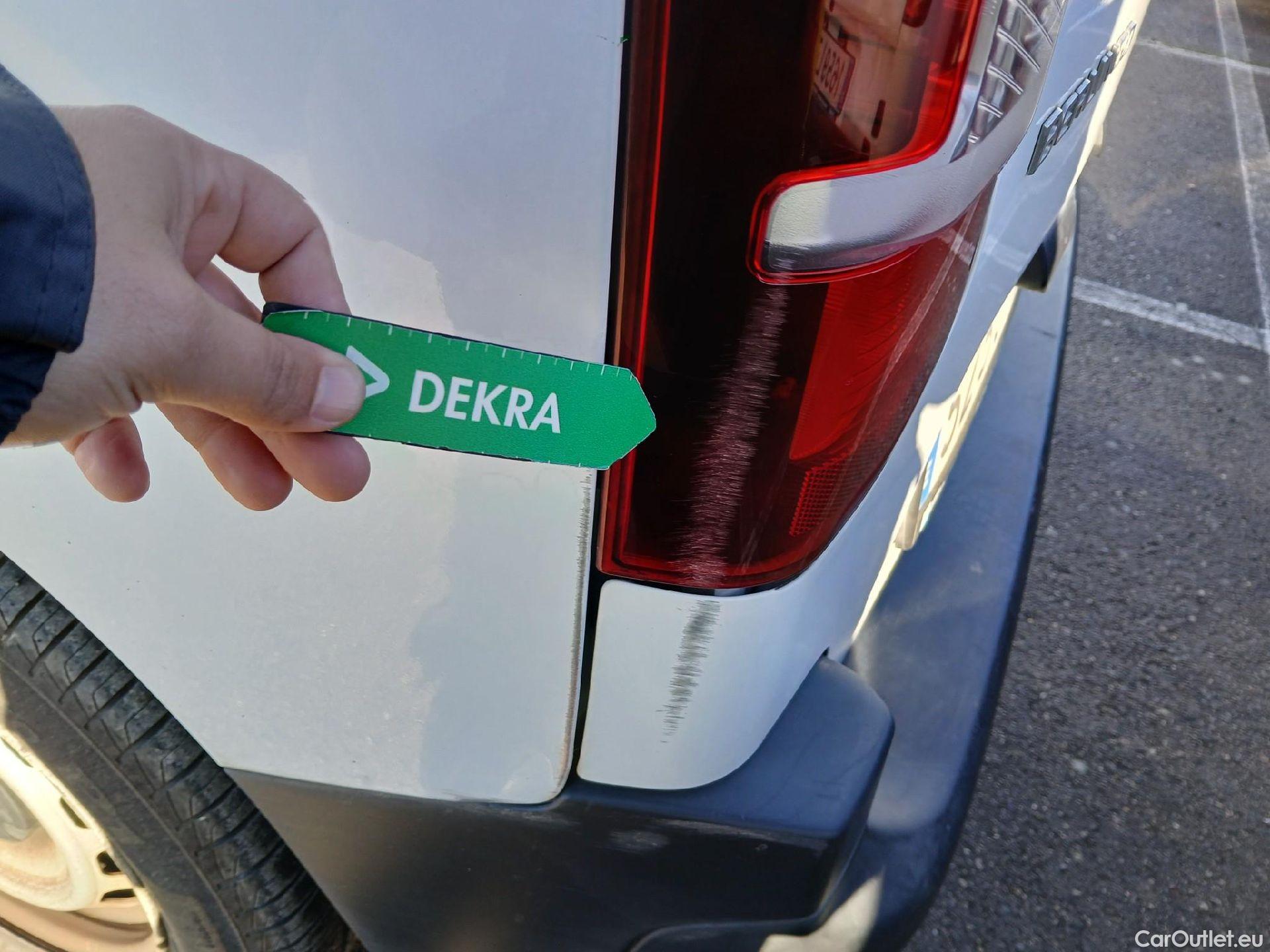  Citroen  Berlingo CITROEN  / 2018 / 4P / monovolumen compacto Talla M BlueHDi 100 LIVE #31