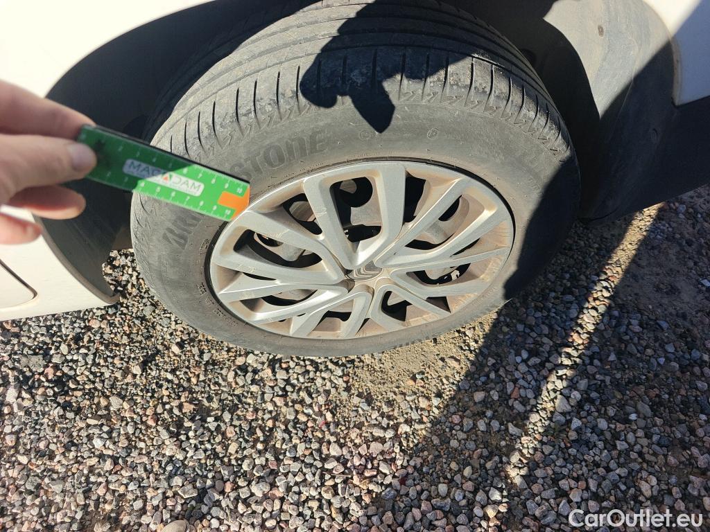  Citroen  Berlingo CITROEN  / 2018 / 5P / monovolumen compacto Talla M BlueHDi 100 S&S FEEL #43