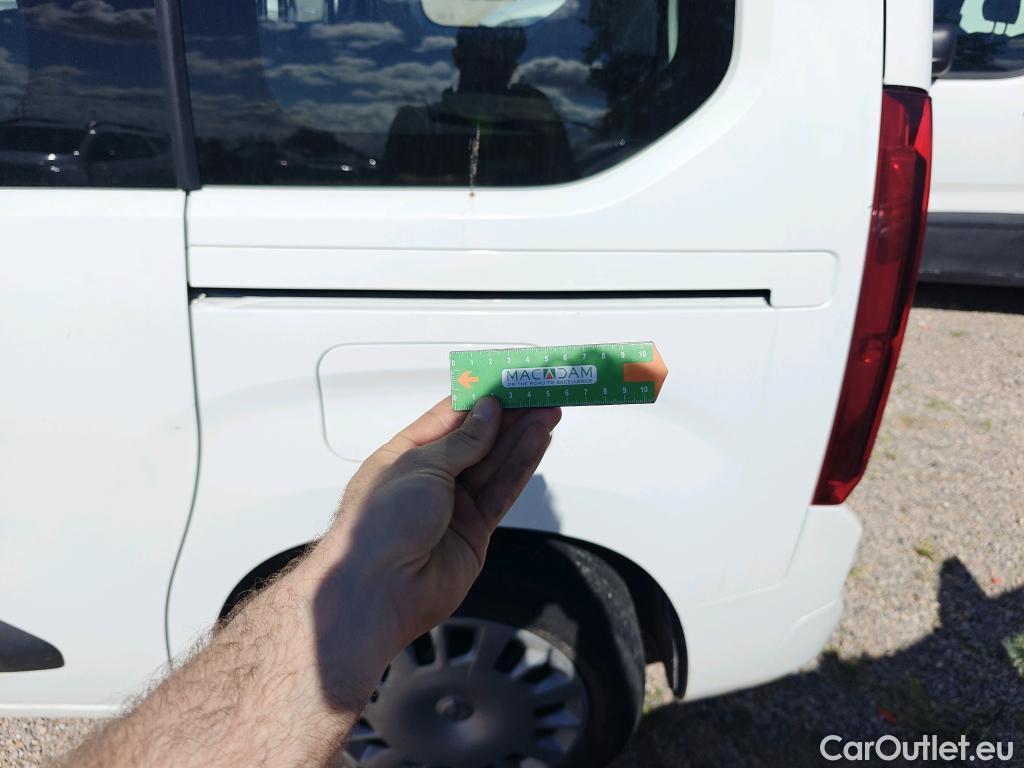  Opel  Combo OPEL  Life / 2018 / 5P / monovolumen compacto 1.5 TD 75kW (100CV) S/S Selective L #76