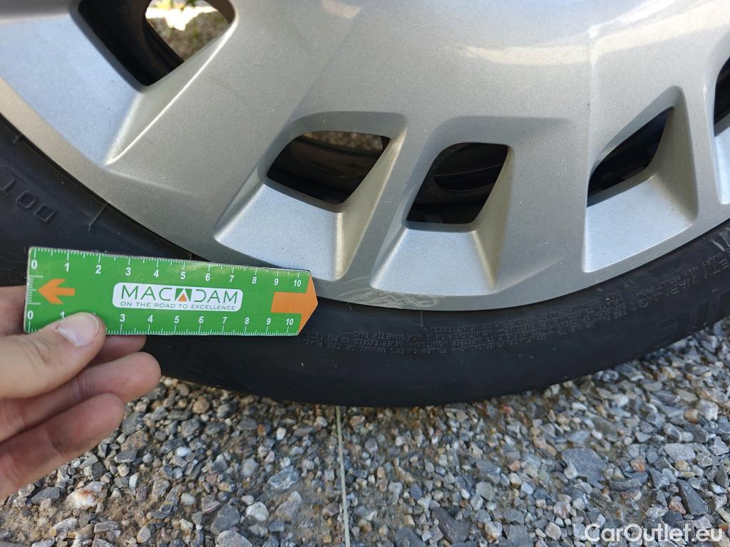  Opel  Combo OPEL  Life / 2018 / 5P / monovolumen compacto 1.5 TD 75kW (100CV) S/S Selective L #64