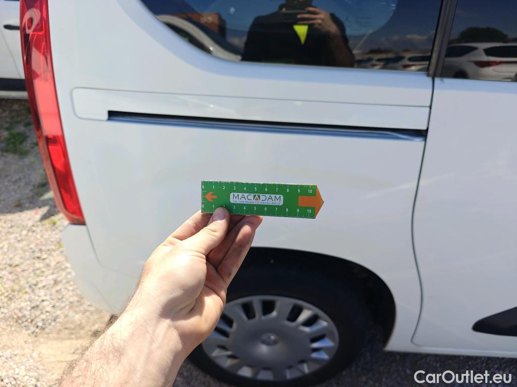  Opel  Combo OPEL  Life / 2018 / 5P / monovolumen compacto 1.5 TD 75kW (100CV) S/S Selective L #60