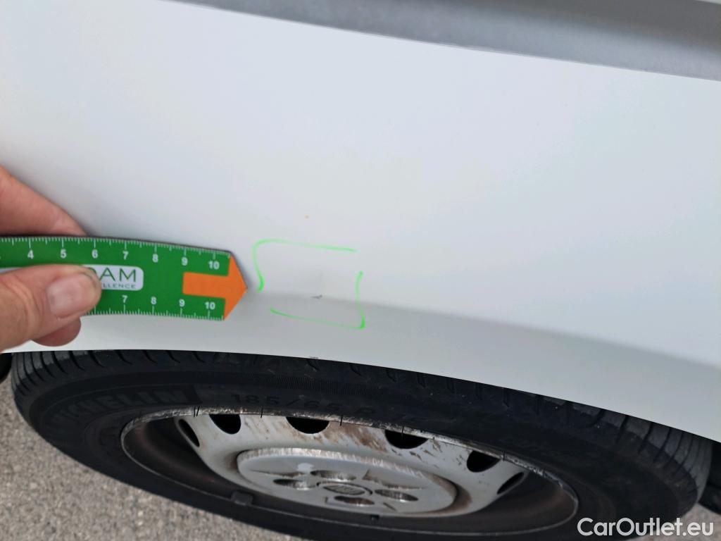  Fiat  Fiorino FIAT  / 2016 / 4P / furgón derivado de turismo Cargo SX N1 1.3 MJet 70 kW (95 CV) #48