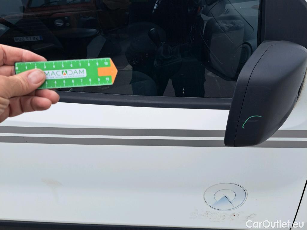  Fiat  Fiorino FIAT  / 2016 / 4P / furgón derivado de turismo Cargo SX N1 1.3 MJet 70 kW (95 CV) #49