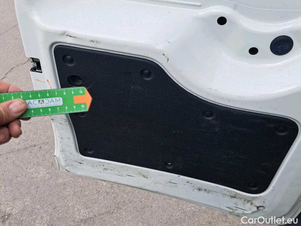  Fiat  Fiorino FIAT  / 2016 / 4P / furgón derivado de turismo Cargo SX N1 1.3 MJet 70 kW (95 CV) #41