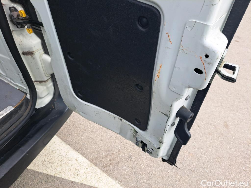  Fiat  Fiorino FIAT  / 2016 / 4P / furgón derivado de turismo Cargo SX N1 1.3 MJet 70 kW (95 CV) #57