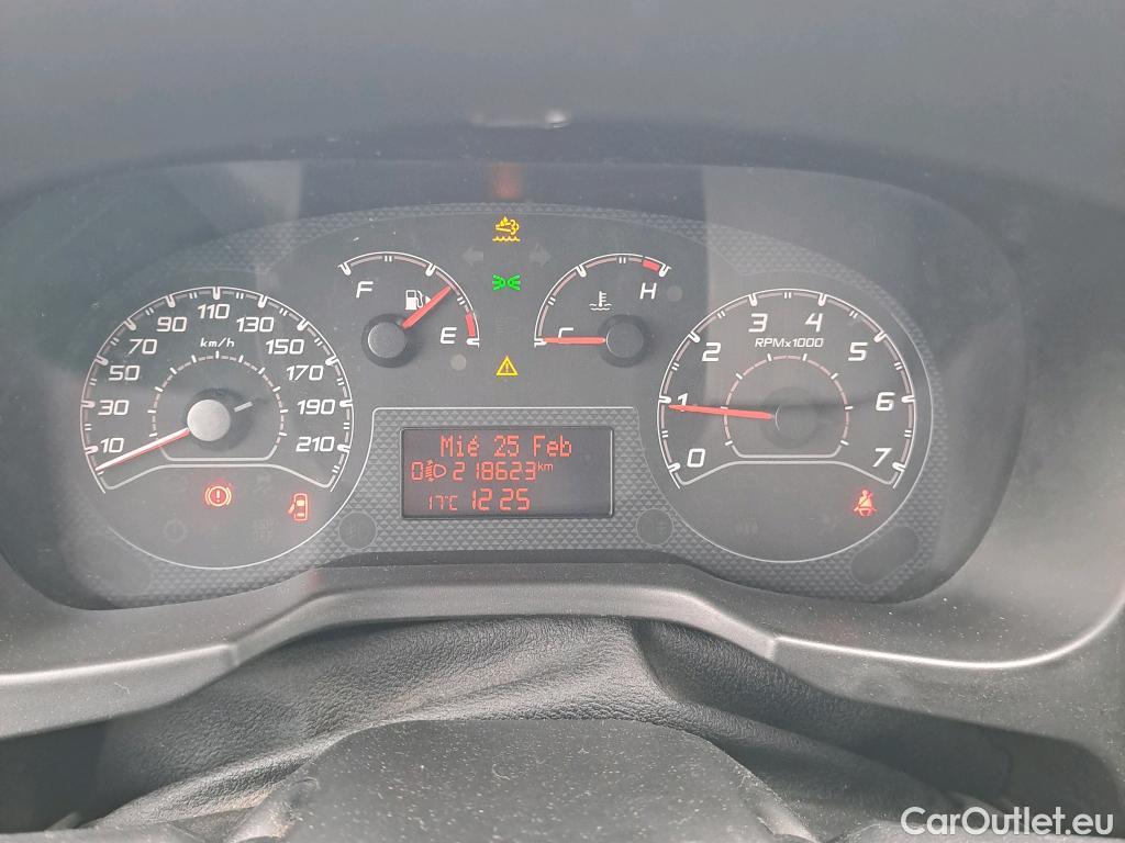  Fiat  Fiorino FIAT  / 2016 / 4P / furgón derivado de turismo Cargo SX N1 1.3 MJet 70 kW (95 CV) #53