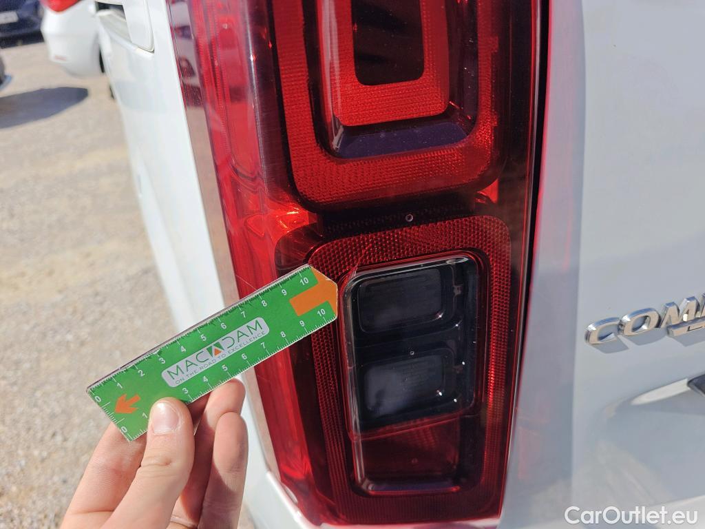  Opel  Combo OPEL  Life / 2018 / 5P / monovolumen compacto 1.5 TD 75kW (100CV) S/S Selective L #16