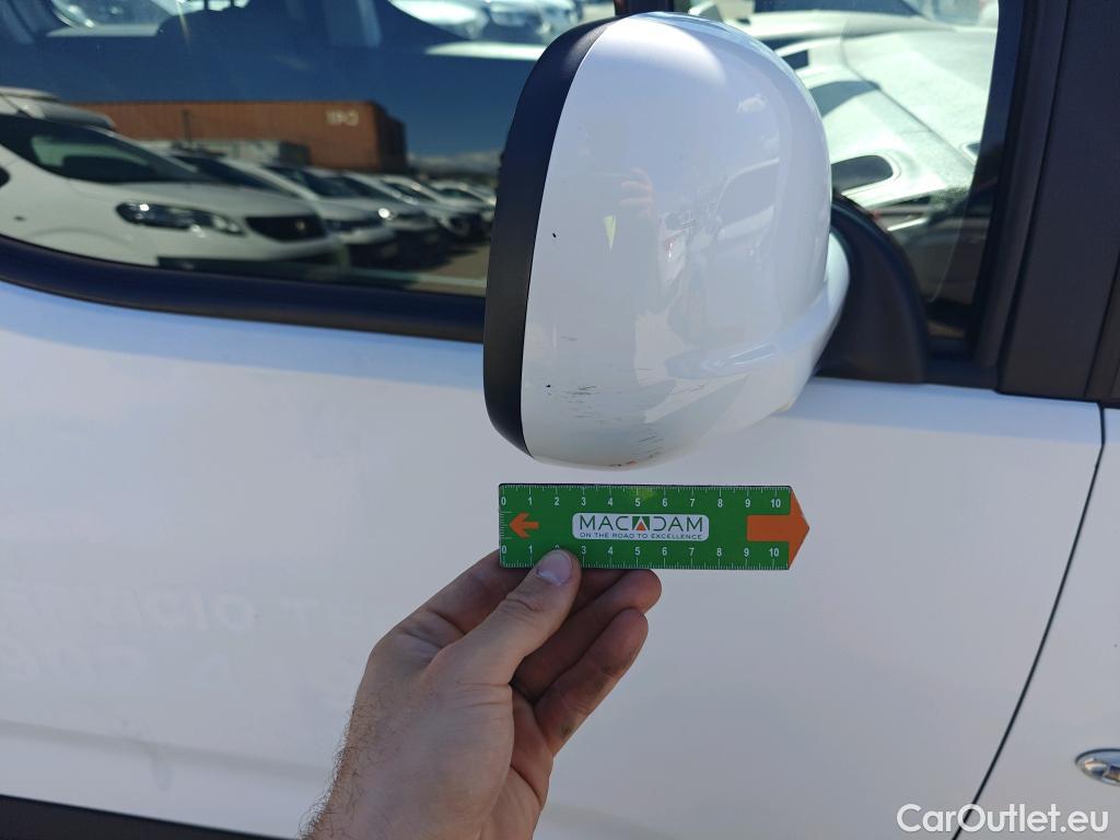  Opel  Combo OPEL  Life / 2018 / 5P / monovolumen compacto 1.5 TD 75kW (100CV) S/S Selective L #69